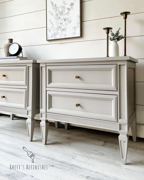 Kaylor Chaffin | Talk about a major makeover! These Basic Witz vintage side tables/nightstands had the ugliest old finish, but I still saw the potential… | Instagram Painted Bed Side Tables, Painted Old Furniture, Vintage Bed Side Table, Greige Nightstand, Side Tables Bedroom Modern, Vintage Side Tables, Fine Antique Furniture, Painting Old Furniture, Nightstand Makeover