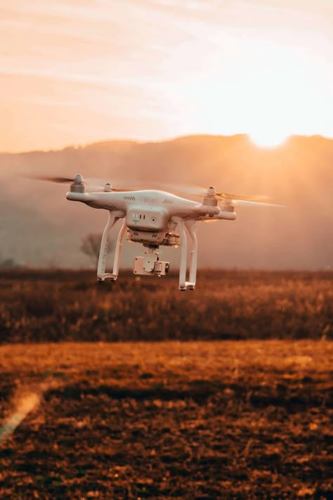 Top Drone Accessories to help you get the most from your bird Drone Delivery, Paul Kagame, Gadget Tecnologici, Drone Videography, Zombies Run, Drone Model, Drone With Camera, Flying Drones, Rc Vehicles