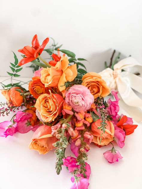 Sunset Color Bridal Bouquet, Peach Floral Bouquet, Sunset Colored Flowers, Pink Orange And Yellow Bouquet, Pastel Sunset Color Palette Wedding, Sunset Flower Arrangements, Sunset Tones Wedding, Sunset Color Flower Arrangements, Sunset Floral Arrangement