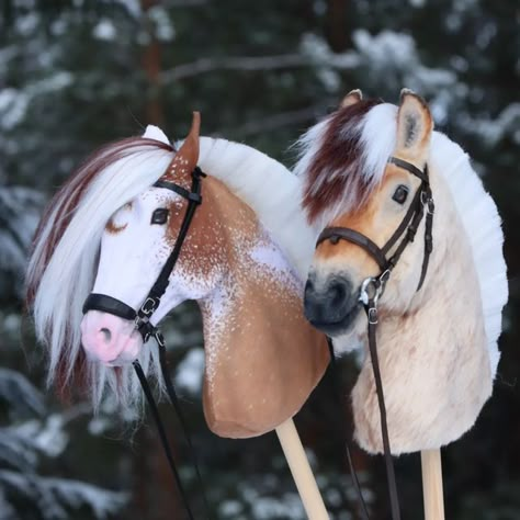 Realistic Hobbyhorses by Solku on Instagram: "Reservation book for commissions is open till midnight. Be quick and secure your place in commission line at 2023 tonight! 🦄 Check out my Instagram highlights for and more information about the commissions. ❤️ Ps. These horses are commissions, and therefore not for sale! ______________________________ Tilaustöiden varauskirja on avoinna keskiyöhön asti. Ole nopea ja varmista paikkasi tilausjonossa 2023 tänään! 🦄 Katso Instagram kohokohdista hinnas Winter Viking, Mini Horse Tack, Horse Template, Horse Riding Quotes, Magical Horses, Cute Horse Pictures, Stick Horses, Beautiful Horse Pictures, Hobby Horses