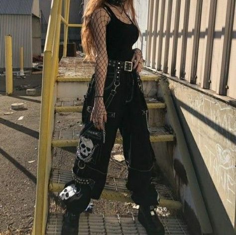 Emo Goth Grunge Aesthetic, Greyday Outfit Ideas, Outfit Ideas Emo Alternative, Hannah Core Outfits, Grunge Outfits For Concerts, Egirl Outfits Pants, Alt Outfits Concert, Emo Style 2023, Edgy Outfits Concert