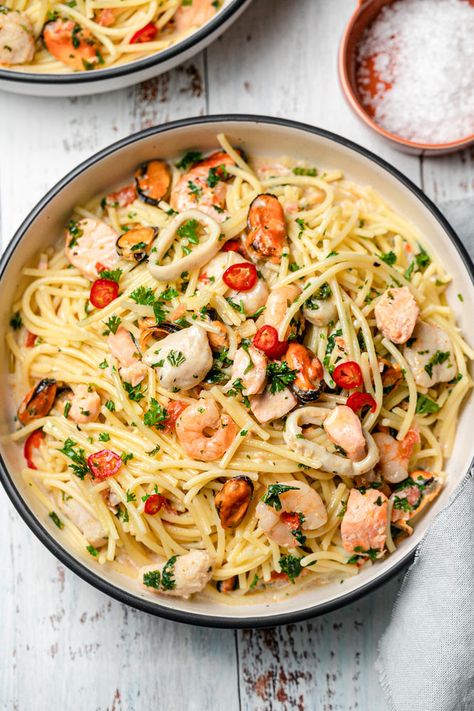 Spaghetti With Coconut Milk, Sea Food Spaghetti, Coconut Milk Shrimp Pasta, Creamy Marinara Pasta, Marinara Dishes, Seafood Marinara Recipes, Pasta Marinara Recipes, Coconut Spaghetti, Pasta With Coconut Milk