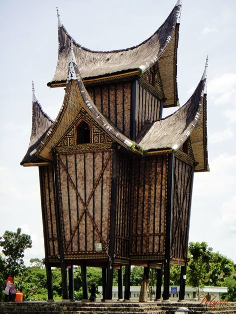 Elven Architecture, Tropical Backgrounds, Downtown Buildings, Witches House, Medieval House, West Sumatra, Bali Lombok, Building Images, Unusual Buildings