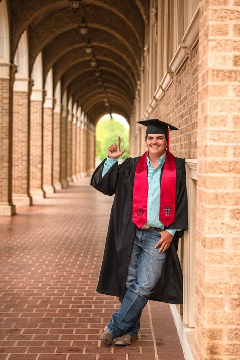 College Graduation Photoshoot Ideas For Guys, College Graduation Picture Ideas For Guys, College Graduation Pictures Poses Guys, Guy College Graduation Pictures, Texas Tech Senior Pictures, Texas Tech Graduation Pictures, Men’s Graduation Photoshoot, Male Graduation Poses, Guy Graduation Pictures