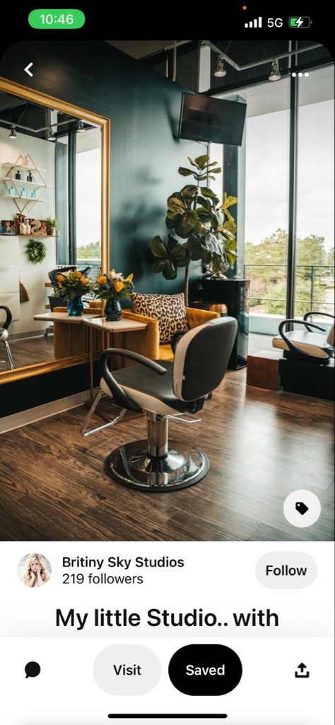 Salon Suite Decor Green, Emerald Green Hair Salon, Eclectic Hair Salon Decor, Colorful Hair Salon Decor, Art Deco Salon Interiors, Witchy Salon Suite, Modern Salon Aesthetic, Diy Hair Salon Decor Ideas, Retro Salon Aesthetic