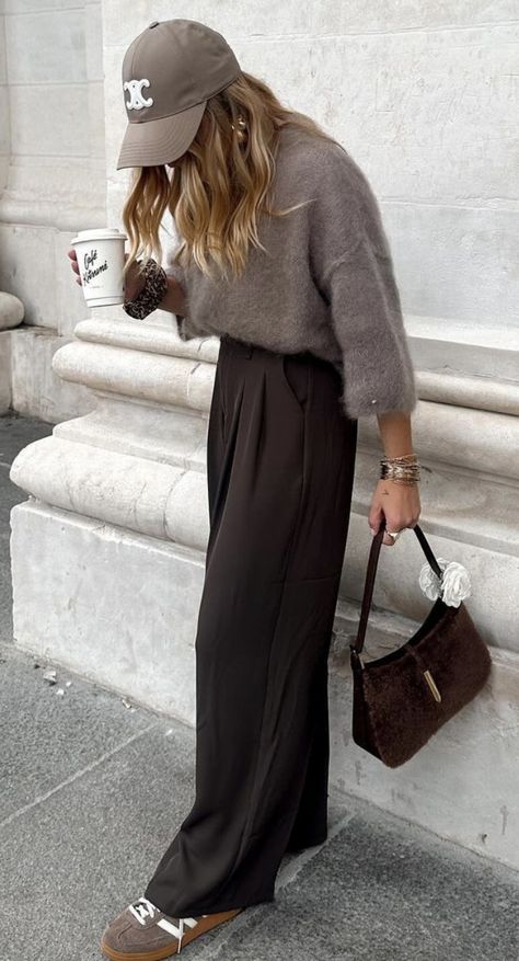 Colorful Winter Street Style, Artsy Classy Outfits, Silk Brown Pants Outfit, Simple Luxury Outfit, Samba Outfits Women Fall, Dark Brown Wide Leg Pants Outfit, Casual Winter Outfits For Women Comfy, 2025 Street Style Trends, Scandinavian Outfits Women