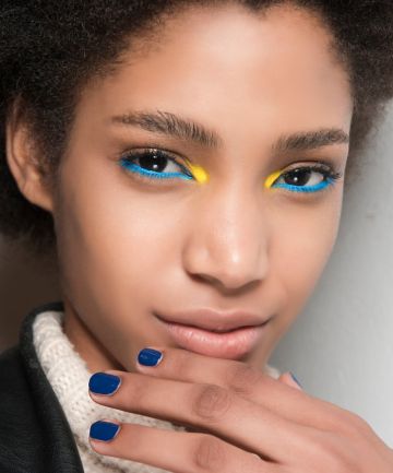 Neon Blue Eye Makeup, Subtle Neon Makeup, Neon Blue Eyeshadow, Yellow And Blue Makeup Looks, Blue And Yellow Eye Makeup, Colorful Make Up, Neon Blue Makeup, Yellow Blue Makeup, Blue And Yellow Makeup