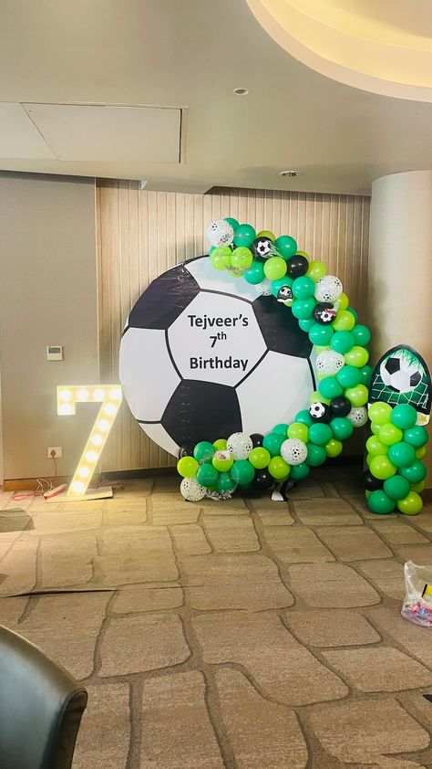 #happybirthday #birthday #love #happy #party #birthdaygirl #birthdayboy #birthdayparty #celebration #celebrate #excited #eventplanner #trending Birthday Balloon Decoration, Football Balloons, Baby Welcome, Football Theme, Football Decorations, Football Themes, Birthday Balloon Decorations, Happy Party, Surprise Proposal