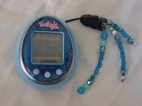 Tamagotchi friends Tamagotchi Friends, Technology Aesthetic, Handmade Things, Virtual Pet, Old Toys, Pet Toys, Are You The One, Gadgets, Technology