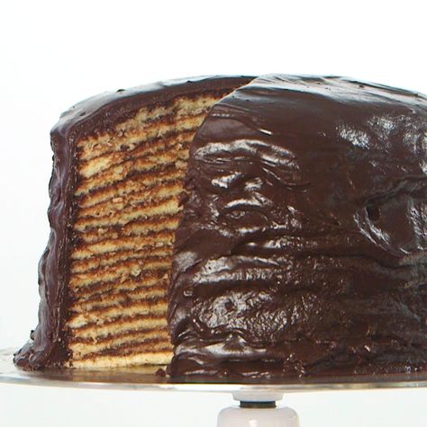 This 18-Layer Chocolate Cake Has A Rich Southern History Layer Chocolate Cake, Vintage Pasta, Cake With Chocolate Frosting, Cookies Cupcake, How To Stack Cakes, Cake Mug, Chocolate Layer Cake, Chocolate Icing, Classic Cake