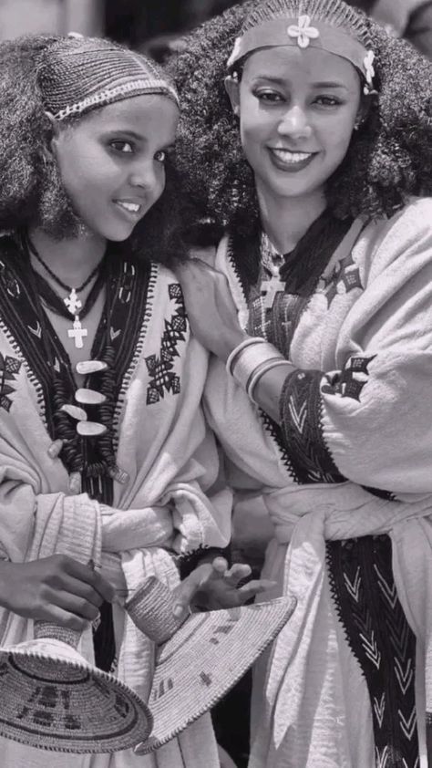 Amhara Culture, History Of Ethiopia, Ethiopian People, African Life, Eagle Images, Ethiopian Dress, Habesha Kemis, Fresh Girls, Black Femininity