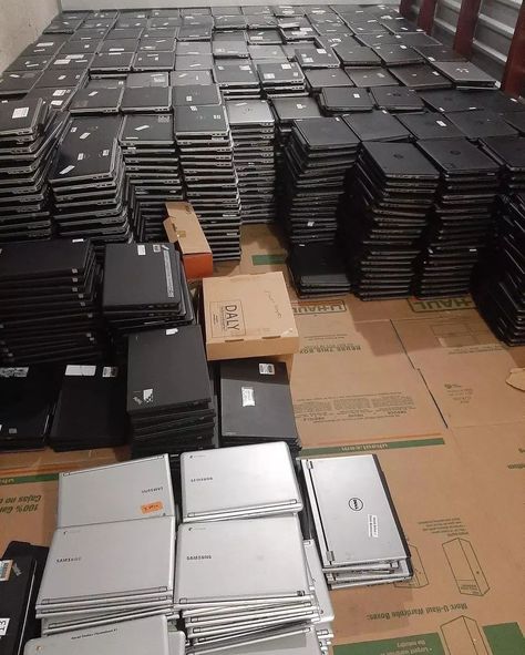 Available are pallets of laptops on give away . First come first serve . Contact for price Cool Money, Organize Apps On Iphone, Wardrobe Boxes, Moet Chandon Champagne, Heineken Beer, Iphones For Sale, Refurbished Laptops, Iphone Wallpaper Landscape, Iphone Price