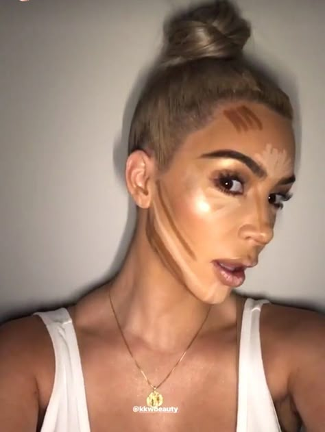 Kim K Contour, How To Do Kim Kardashian Makeup, Dramatic Contour Makeup, Kim Kardashian Contouring, Kim Kardashian Contour, Kourtney Kardashian Makeup Tutorial, Makeup Contouring And Highlighting, Highlight And Contour How To, Where Does Highlighter Go On Face