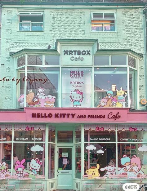 Hello Kitty Cafe Exterior, Cafe Hello Kitty, Cafe Ice Cream, Friends Cafe, Cafe Exterior, Mini Cafe, Hello Kitty Photos, Kawaii Store, Graphic Artist Designer