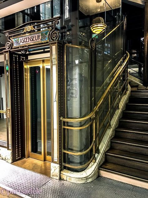 Art Deco Lobby, Galeries Lafayette Paris, Art Deco City, Lafayette Paris, Art Deco Interior Design, Streamline Moderne, Art Deco Decor, Art Nouveau Architecture, Art Deco Buildings