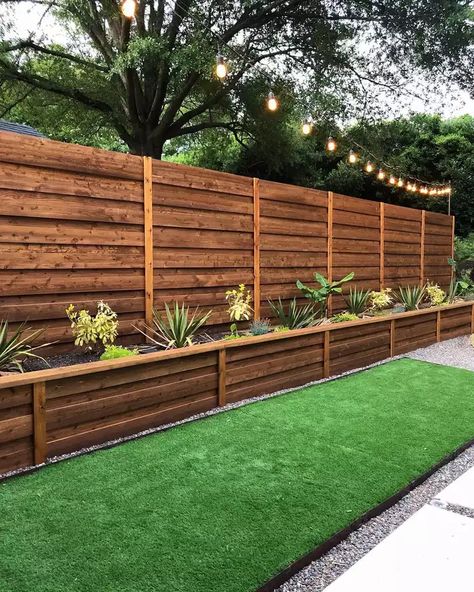 Pretty Privacy Fence Ideas, Privacy Fence Designs, Backyard Privacy, Backyard Renovations, Beautiful Outdoor Spaces, Fence Landscaping, Backyard Inspo, Fence Ideas, Outdoor Decor Backyard