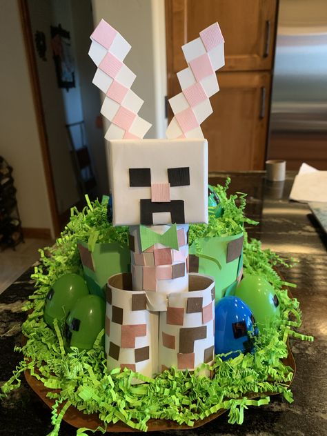 Minecraft Easter, Boys Easter Hat, Easter Bonnets For Boys, Easter Bonnet Hat, Easter Bonnet Competition, Easter Photo Frames, Easter Crafts Diy Kids, Easter Hat Parade, Easter Hat