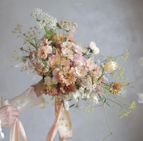 Pale Peach, Summer Bouquet, Flower Studio, Wedding Flower Inspiration, Wildflower Wedding, Instagram Highlights, Wedding Flower Arrangements, Wedding Mood, Bride Bouquets