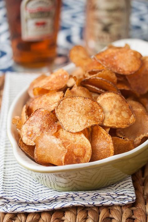 Jicama Chips, Vegetable Chips Recipe, Jicama Recipe, Vinegar Chips, Potato Chip Recipes, Vegetable Chips, Vegetable Crisps, Fresh Potato, Spicy Snacks