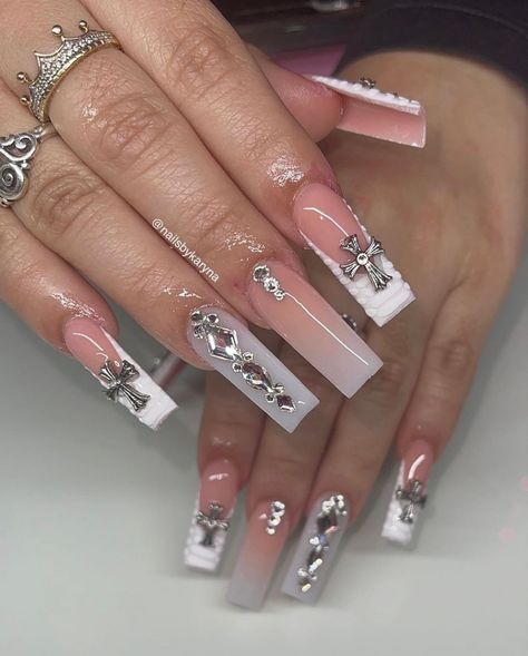 Plain Nails With Gems, Nails With Gems, Plain Nails, Beautiful Nail Designs, Minimalist Nails, Beautiful Nails, Nail Ideas, Nail Designs, Nail Art