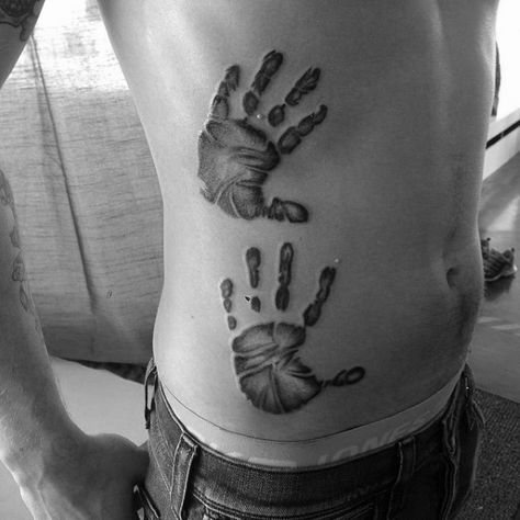 Rib Cage Side Mens Handprint Tattoos Hand Print Tattoo For Guys, Hand Print Tattoo For Women, Hand Print Tattoo, Handprint Tattoo, Hand Print Tattoos, Tattoo On Wrist, Tattoo For Boyfriend, Hyper Realistic Tattoo, Father Tattoos