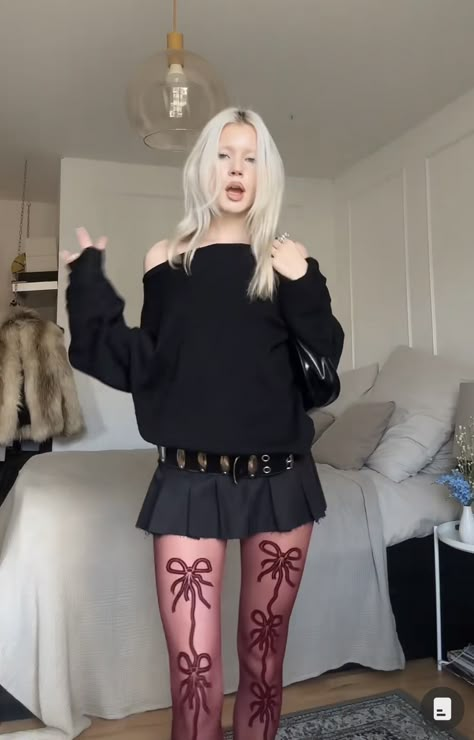 girlcalledluca on tiktok Man Eater Aesthetic Outfits, Lana Inspired Outfit, Stockings Outfits, Moda Aesthetic, Bootcut Jean, Tights Outfit, Outfit Inspo Fall, Edgy Outfits, Casual Style Outfits