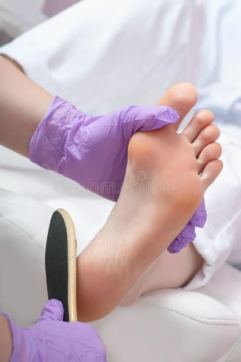 Manicure Y Pedicure Publicidad, Pedicure Images, Pedicure Photos, Foot Spa Salon, Pedicure Pictures, Pedicure Procedure, Healthy Hygiene, Feet Pedicure, Spa Studio