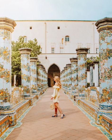 Naples travel tips and photo-worthy spots! Honeymoon Fits, Atrani Italy, Napoli Photography, Manifest 2023, Santa Chiara, Amalfi Coast Travel, Napoli Italy, Most Instagrammable Places, Instagram Guide