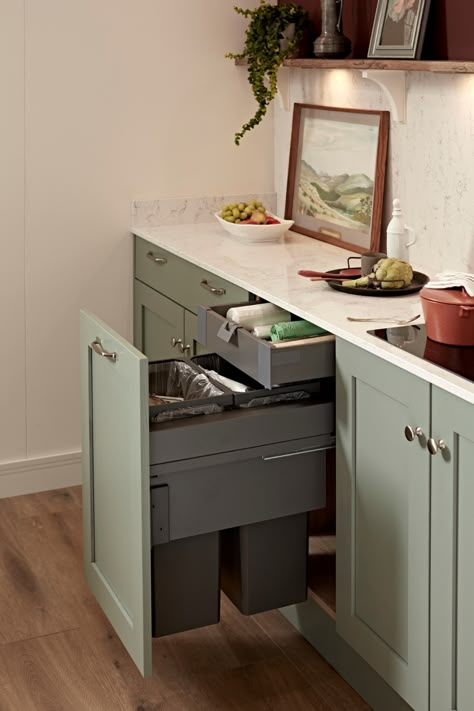 Looking to keep your green kitchen ideas clean and tidy? Look no further than this kitchen cleaning hack. Howdens Kitchen Bins allow recycling and waste products to be easily separated in a single unit. Available in several different sizes, this kitchen storage inspiration can be tailored to suit your available kitchen design. Simply add a shaker kitchen cabinet door to complete the look. Kitchen Units In Bathroom, Kitchen Cupboard Internals, Kitchen Bin Cupboard, Bin Cupboard Kitchen, Recycling Kitchen Storage, Bin Storage Ideas Kitchen, Inside Kitchen Cupboards, Built In Bin Kitchen, Howdens Kitchen Island Ideas