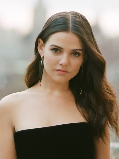 Danielle Campbell Photoshoot, Dani Campbell, Danielle Marie, Davina Claire, Danielle Campbell, Hollywood Celebrities, Woman Face, Lany, Persona