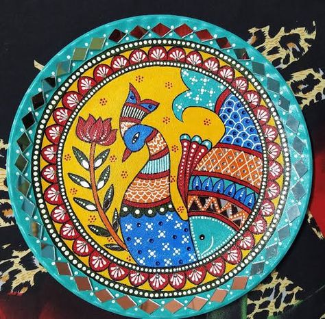 Madhubani Art On Plates, Madhubani Coasters, Tikuli Art, Madhubani Paintings Peacock, Painted Mirror Art, Art Deco Curtains, Plate Painting, Gond Painting, Madhubani Paintings