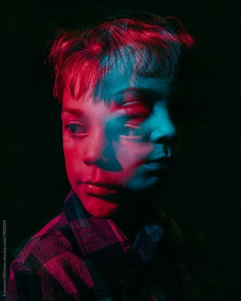 Long Exposure Portrait, Portrait Concept, Double Exposure Portrait, Neon Photography, Double Exposition, Photography Inspiration Portrait, Image 3d, Creative Portrait Photography, Multiple Exposure