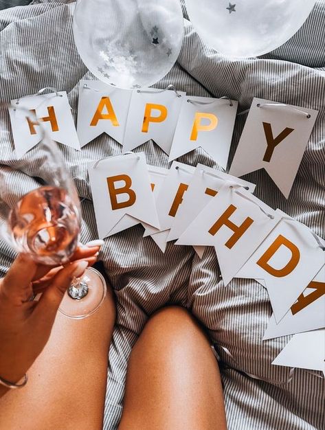 37 Birthday Ideas For Women, Birthday Balloons Pictures, 36th Birthday, 32 Birthday, Birthday Goals, 33rd Birthday, Birthday Outfit For Women, Cute Birthday Pictures, Birthday Ideas For Her