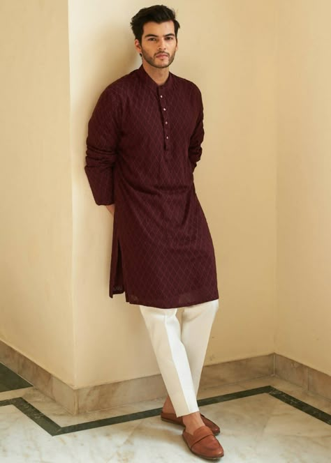 Wine chikankari kurta set with pants. Formel Dress Men Wedding Guest, Indian Mens Dress, Wine Colour Kurta For Men, Kurta Designs Men's, Chikankari Kurta Set, Wedding Clothes For Men, Wedding Dresses Men, Boys Kurta Design, Wedding Kurta For Men