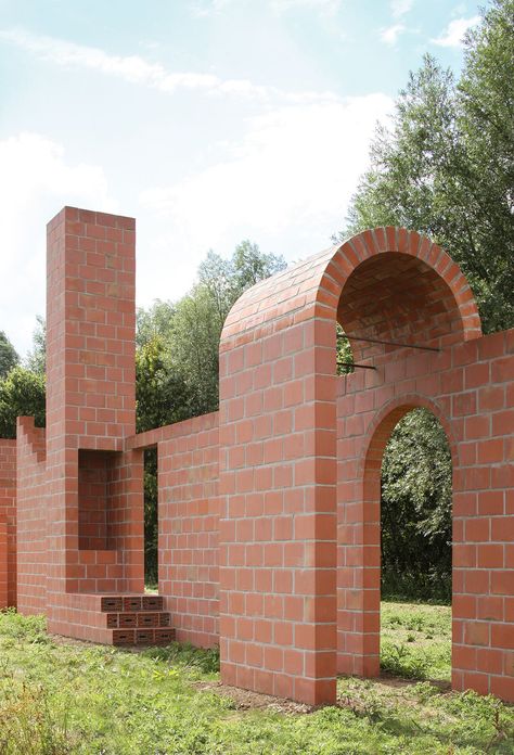 Public art by the renowned Belgian photographer Filip Dujardin at the area around the North Bridge in Kortrijk. Sequence n°1 is a permanent installation at the river Lys, which unites various archetypes of Belgian architecture. Arch Sculpture, Brick Sculpture, International Interior Design, Brick Arch, Brick Art, Archi Design, Brick Architecture, Brick Walls, Brick Design