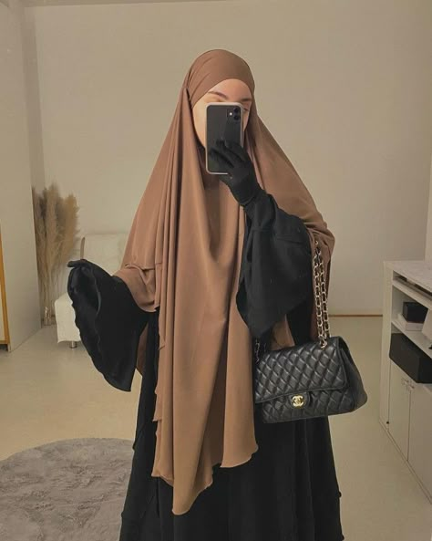 Khimar Style, Muslim Head Scarf, Islamic Modest Fashion, Modest Outfits Muslim, Stile Hijab, Muslim Outfits Casual, Hijabi Fashion Casual, Muslim Women Fashion, Modesty Fashion