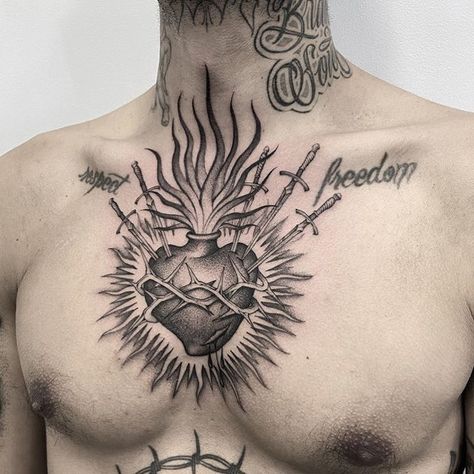 𝐹𝒾𝓃𝑒𝓁𝒾𝓃𝑒 𝒦𝒾𝓁𝓁𝑒𝓇𝓈 on Instagram: “✨🖤✨ by @snot_tattoo 🔥” Sacred Heart Tattoo Chest, Sacred Heart Chest Tattoo, Chest Tattoo Placement, Heart Chest Tattoo, Chest Tattoo Men Ideas, Tattoo Men Ideas, Best Chest Tattoos, Sacred Heart Tattoo, Tattoo 2015