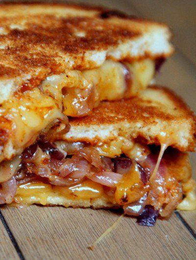 30  Ways to Make Grilled Cheese Bbq Grilled Cheese, Making Grilled Cheese, Sandwich Wraps, Grilled Cheese Sandwiches, Best Grilled Cheese, Grilled Cheese Recipes, Caramelized Onion, God Mat, Think Food