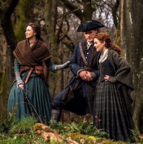 Family Fraser - Season 5 Outlander Costumes, Outlander Season 4, The Fiery Cross, Drums Of Autumn, Outlander Tv Series, Jamie Fraser Outlander, Starz Series, Sam Heughan Outlander, Birds And The Bees