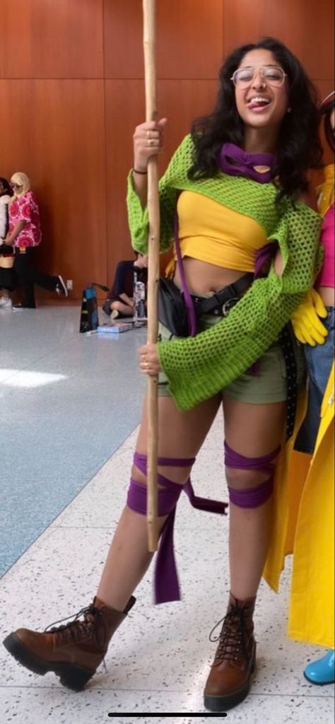 Snitchery Cosplay, Tmnt Group Costume, Ninja Turtle Cosplay, Tmnt Halloween Costumes, Cartoon Characters Halloween Costumes, Tmnt Costumes, Funny Costumes For Women, Cartoon Character Halloween Costumes, Tmnt Halloween