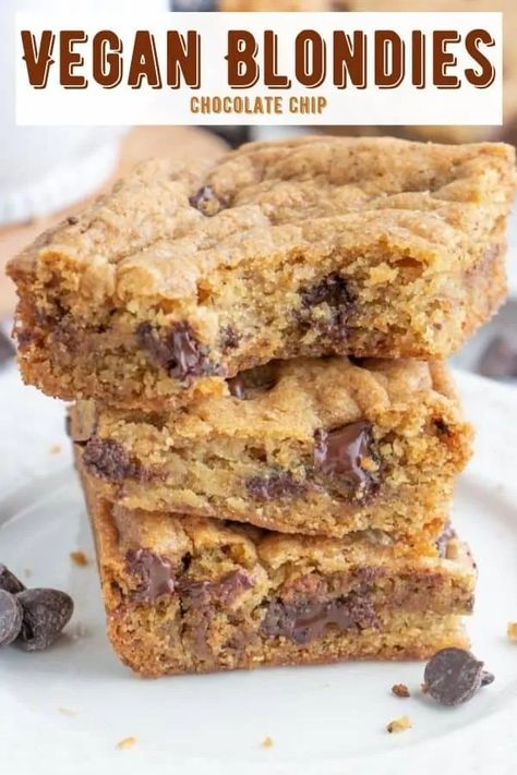 Best Vegan Blondies (chocolate chip) | plant.well Vegan Blondies, Best Vegan Brownies, Chocolate Chip Blondies, Vegan Brownies, Dairy Free Chocolate Chips, Blondies Recipe, Healthy Vegan Desserts, Cookie Bar, Vegan Brownie