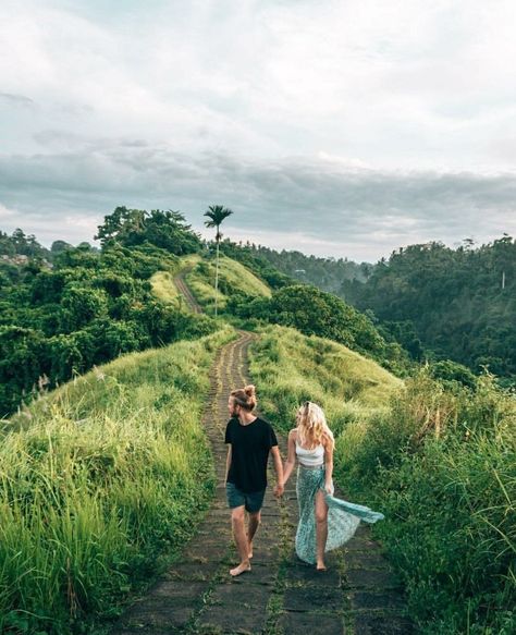 Campuhan Ridge Walk, Bali via @thebaliguideline Campuhan Ridge Walk, Komodo, Keeping Healthy, Lombok, Digital Nomad, Ubud, Travel Couple, 365 Days, Influencer