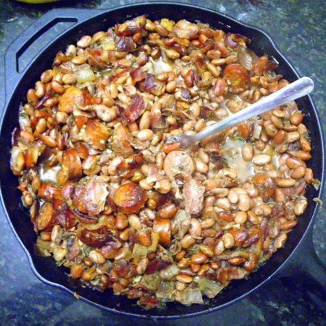 52 Ways to Cook: Sausages with Cranberry Beans (Salsicce con Fagioli Cranberry) Dry Beans Recipe, Slow Cooker Beans, Cranberry Beans, Beans And Sausage, Slow Cooker Recipes Beef, Baked Bean Recipes, One Pot Meal, Meatless Dinner, Bean Soup Recipes