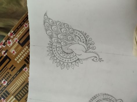 Peacock Sketch, Embroidery Borders, Peacock Drawing, Durga Mata, Mural Art Design, Bead Embroidery Tutorial, Paisley Art, Braid Patterns, Silver Jewellery Online