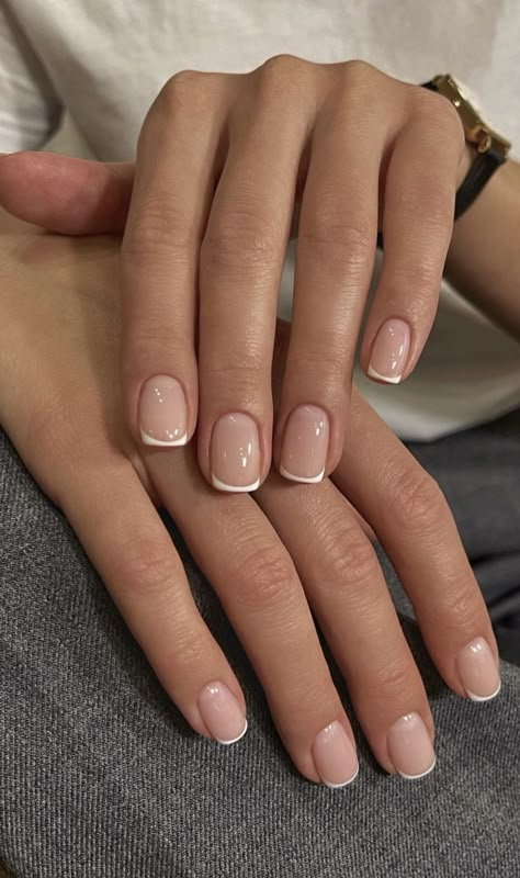 Shorter French Tip Nails, French Nails 2024, Natural Nails Manicure, Unghie Sfumate, Wow Nails, French Manicure Nails, Minimal Nails, Basic Nails, Casual Nails