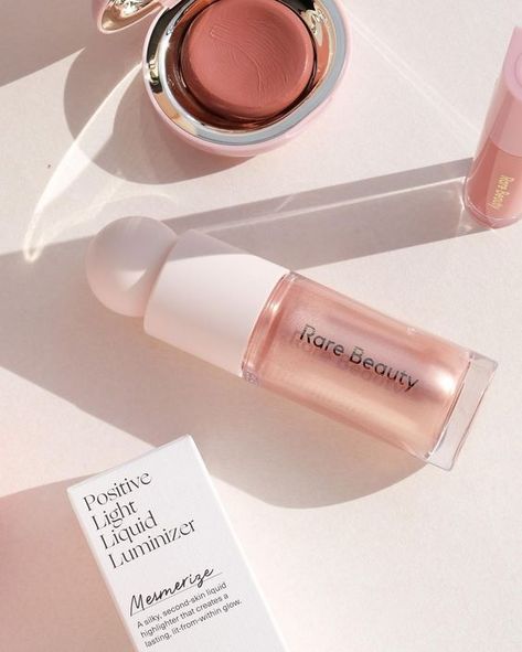 https://amzn.to/3O3x5L3 Rare Beauty Positive Light Liquid Luminizer, Liquid Highlighter Rare Beauty, Rare Beauty Liquid Highlighter, Rare Beauty Highlighter, Positive Light Liquid Luminizer, Western Makeup, Liquid Luminizer, Sephora Products, Selena Gomez Makeup