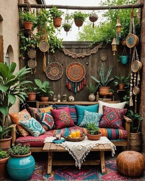 Boho Lanai Ideas, Boho Gazebo Ideas, Outdoor Boho Patio, Southwestern Boho Bedroom, Boho House Exterior, Boho Patio Ideas, Boho Garden Ideas, Boho Outdoor Space, Boho Bedroom Wall Decor