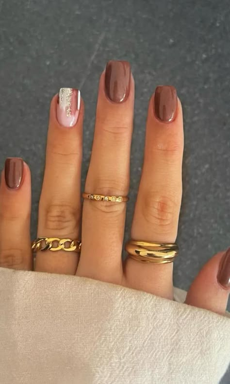 Fall Nail Ideas Perfect for Weddings Chestnut Nails, Shellac Nails Fall, Fall Wedding Nails, Bow Nail Designs, Nail Art Simple, Art Noel, Holiday Manicure, Dark Pink Nails, Santa Nails