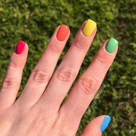 10 Rainbow Nail Designs That Show You're Out And Proud French Pedicure Designs, French Tip Nail Art, Rainbow Nails Design, Ideas Uñas, Multicolored Nails, Tato Henna, Nail Vinyls, Pedicure Designs, Polish Ideas