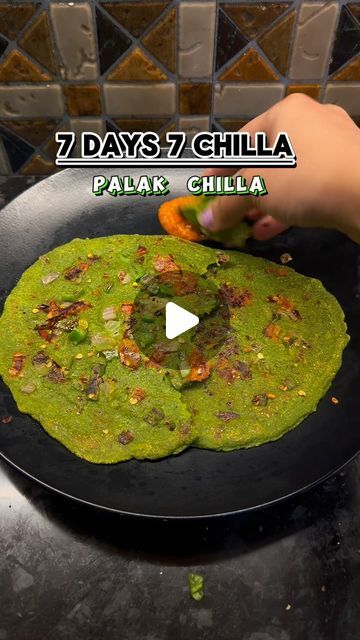 Palak Chilla Recipe, Chilla Recipe Besan, Haldi Powder, Green Chilli, Chilli Flakes, Menu Planning, Home Chef, Follow Me